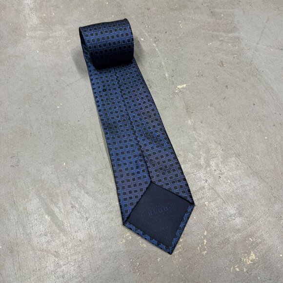 Hugo Boss Tie 100% Silk Woven Box Pattern Made in Italy Blue 4.5" - Picture 3 of 5